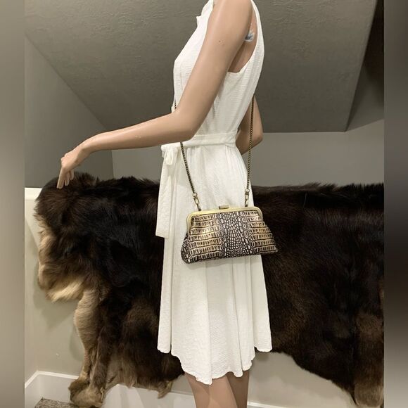Genuine Leather Croc-Embossed Texture Push-lock Clutch/Shoulder Bag/Crossbody - Picture 9 of 16